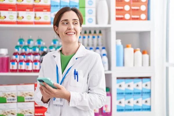 Mujer Joven Farmacia — Foto de Stock