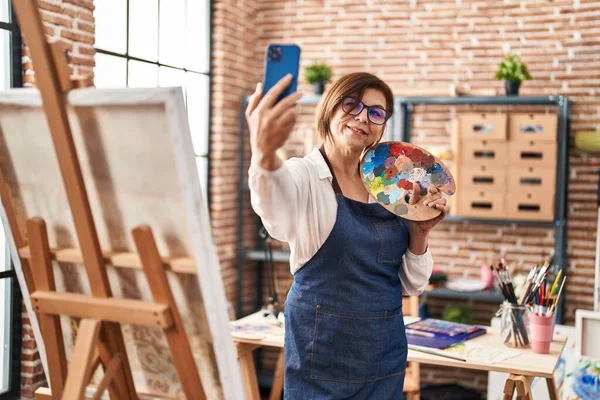 Middle Age Woman Artist Smiling Confident Make Selfie Smartphone Art — Stok fotoğraf