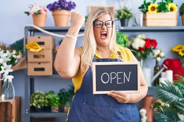 Caucasian Size Woman Working Florist Holding Open Sign Annoyed Frustrated — Stockfoto