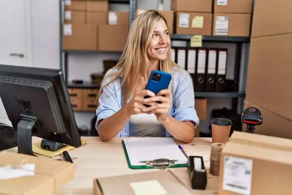 Young Blonde Woman Ecommerce Business Worker Using Smartphone Office — Stock Fotó