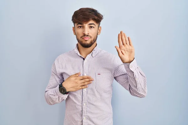 Arab Man Beard Standing Blue Background Swearing Hand Chest Open — Stockfoto
