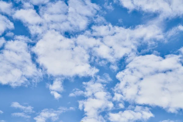 Beatiful Blue Sky Clouds Sunny Day — Stock Photo, Image