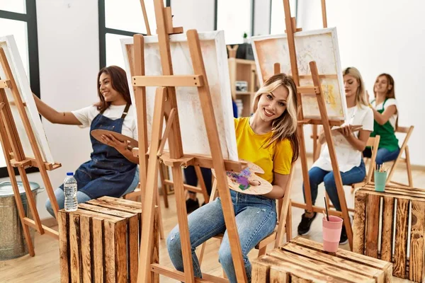 Group Young Artist Girls Smiling Happy Drawing Art Studio — Foto de Stock