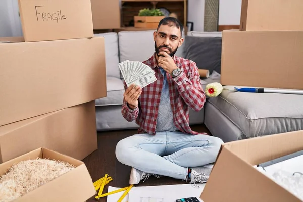 Nahost Mann Mit Bart Sitzt Auf Dem Boden Neuen Zuhause — Stockfoto