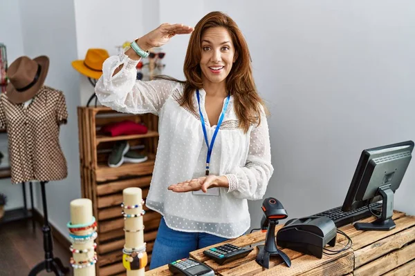 Mujer Hispana Mediana Edad Que Trabaja Como Gerente Una Boutique — Foto de Stock