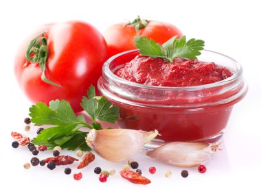 Yapıştır ve baharat ile taze domates