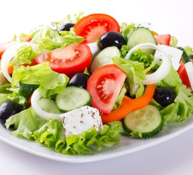 Taze sebze salatası.