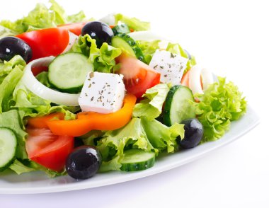 Taze sebze salatası.