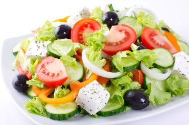 Taze sebze salatası.