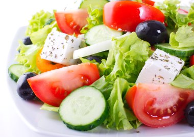 Taze sebze salatası.