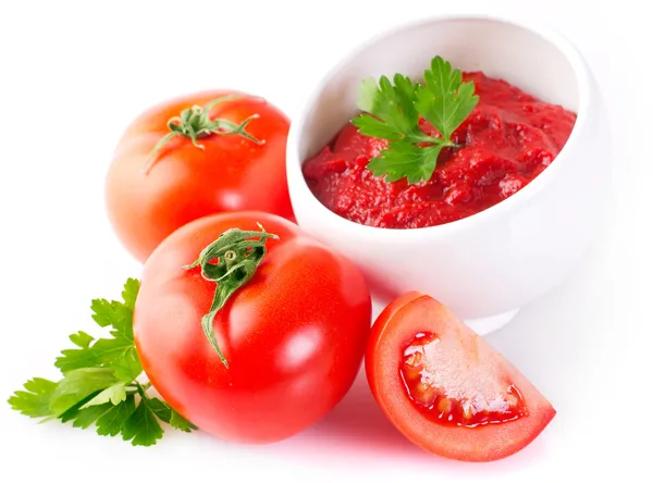 Frische Tomaten mit Paste — Stockfoto