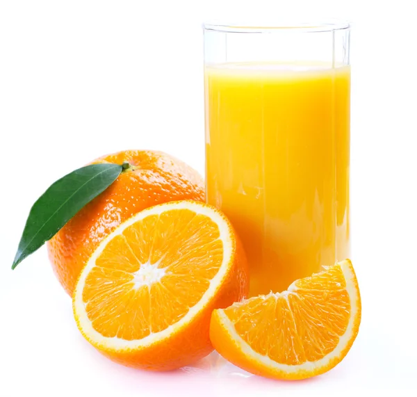 Свежий апельсин и сок — стоковое фото