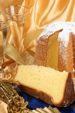 pandoro ve spumante Noel kompozisyonu