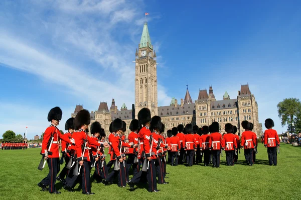 Cambio de guardia en Ottawa, Canadá —  Fotos de Stock