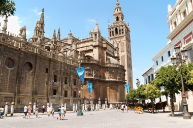 Sevilla Katedrali ve la giralda belltower