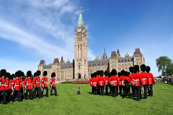 Changing of the guard in Ottawa, Canada — Stock Photo, Image