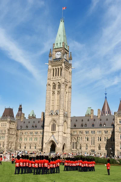 Mudança de guarda em Ottawa, Canadá — Fotografia de Stock