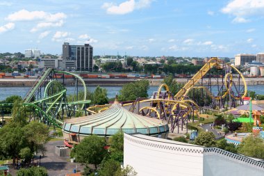 La ronde eğlence parkı görünümünden jacques cartier Köprüsü, montre
