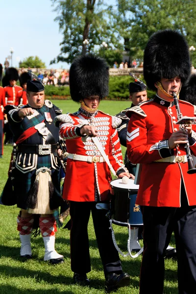 Guarda de granadeiros canadense em parada em Ottawa, Canadá — Fotografia de Stock