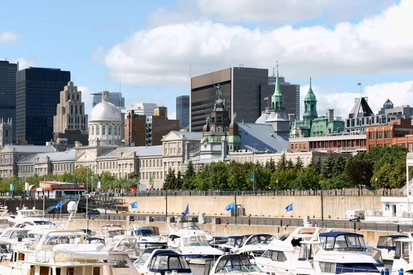 Skyline en de haven van Montréal — Stockfoto