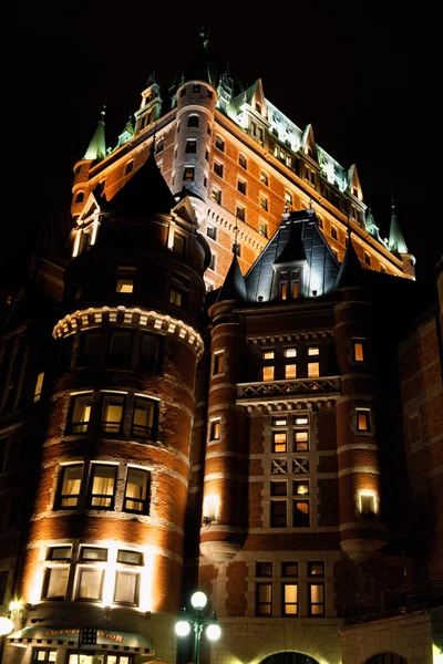 Chateau frontenac hotel in quebec stadt bei nacht — Stockfoto