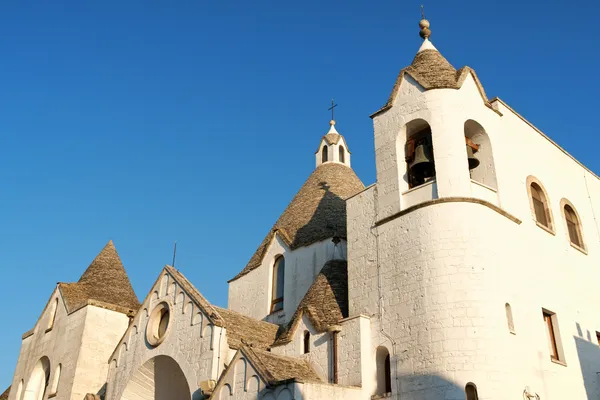 Igreja de San Antonio trullo em Alberobello, Italia — Fotografia de Stock