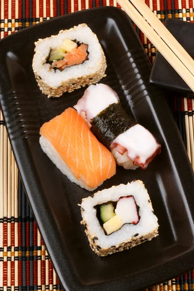 Sushi im Sortiment — Stockfoto