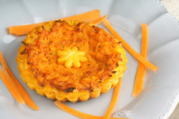 Mini vegetarische quiche met wortelen — Stockfoto