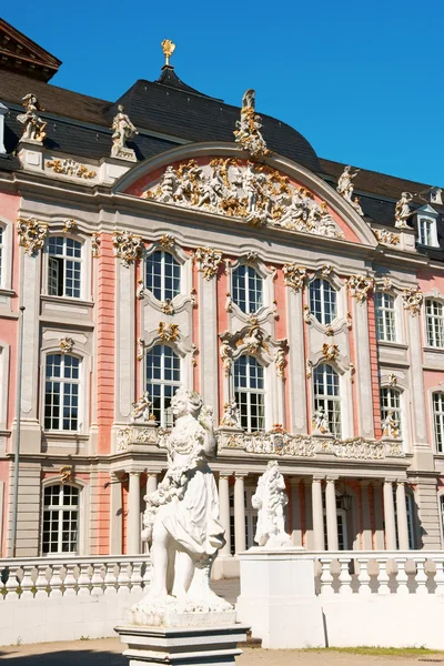 Prince-väljare palace i trier, Tyskland — Stockfoto