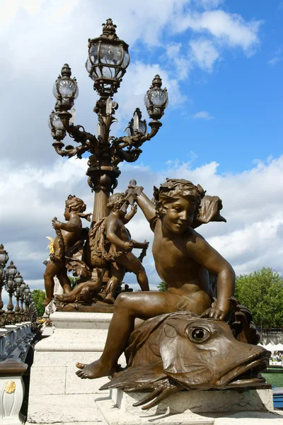 Pont alexandre iii szczegółowo w Paryżu. — Zdjęcie stockowe