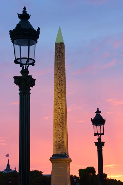 日落在地方 de la 协和广场，巴黎，法国 — 图库照片