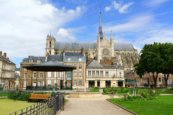 Şehir Merkezi ve bizim hanım Fransa'da amiens Katedrali