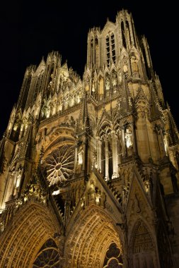 Notre-dame de reims Katedrali gece, Fransa.