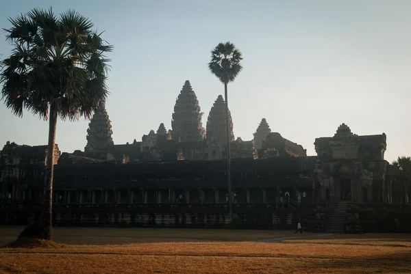 Krásný východ slunce v angkor wat — Stock fotografie