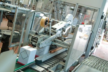 Otomatik endüstriyel ambalaj, boks ve karton kapama