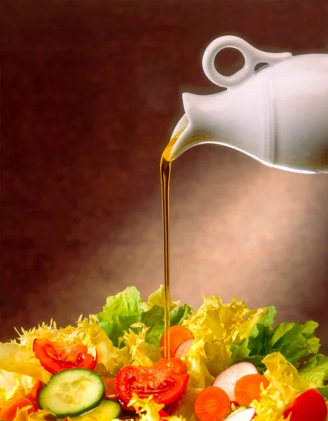 Oil Poured White Cruet Salad Tomatoes Cucumbers Other Vegetables — 图库照片