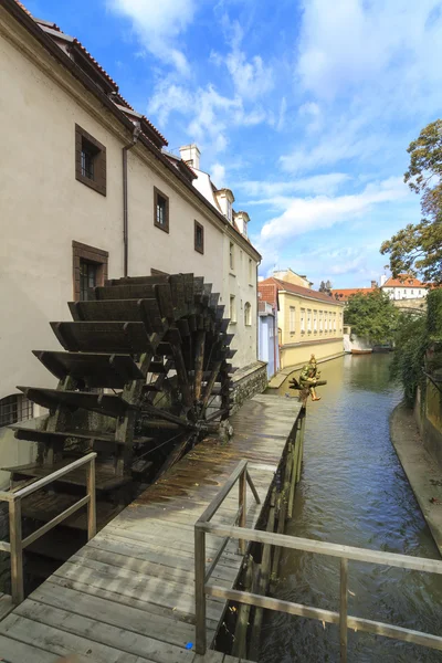 Prag, kanal ve watermill küçük Venedik
