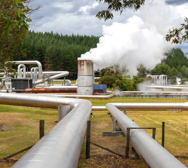 Green Energy Plant Pipeline Steaming — Fotografia de Stock