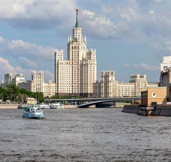 Rusia Moscú Edificio Alto Kotelnicheskaya Embankment — Foto de Stock