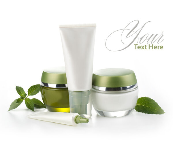 Зеленые косметические бутылки
