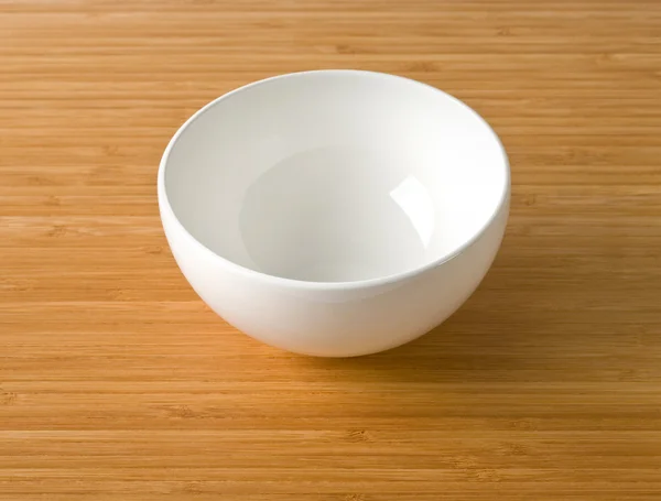 Белая пустая чаша — стоковое фото