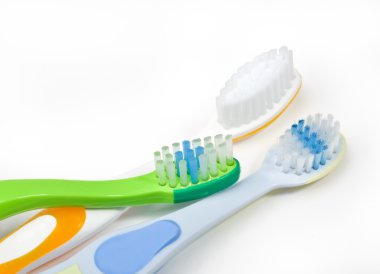 Beyaz diş fırçaları