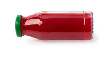  Kesme yolu olan beyaz bir arka planda izole edilmiş meyve suyu şişeleri