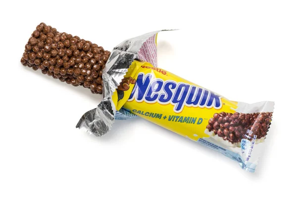 Chisinau Moldavien Mars 2016 Nesquik Spannmål Bar Isolerad Vit Bakgrund — Stockfoto