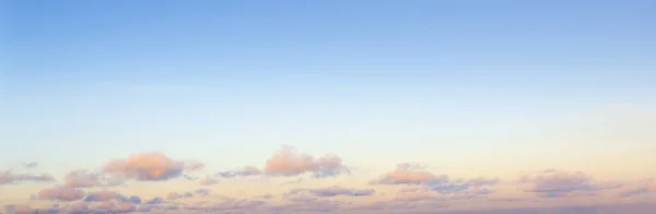 Roze Wolken Dageraad Lucht Achtergrond — Stockfoto