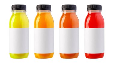  Beyaz arka planda izole edilmiş boş etiketli Plastik Şişelerde Meyve Suyu 