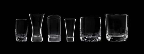 Leere Gläser Isoliert Auf Schwarzem Hintergrund — Stockfoto