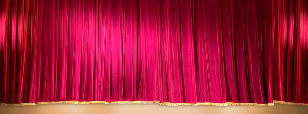Cortina Teatro Rojo Con Borlas Oro —  Fotos de Stock