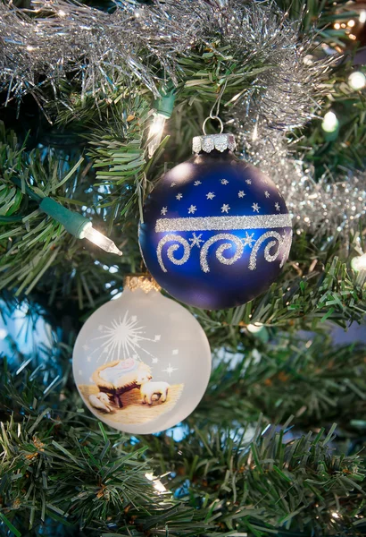 Adornos del árbol de Navidad — Foto de Stock