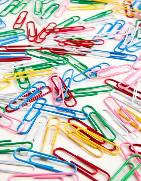 Kleurrijke paperclips — Stockfoto